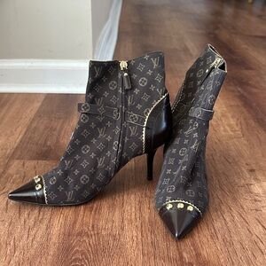 Louis Vuitton Monogram Heeled Boots in Dark Brown